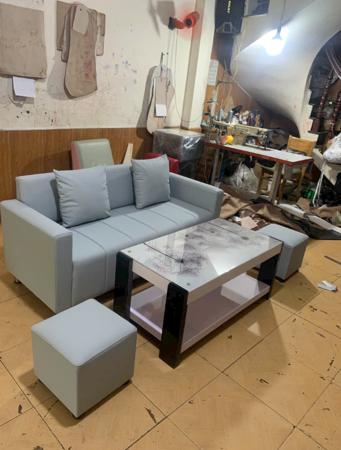 Sofa giường đa năng chuyển đổi từ sofa sang giường trong căn hộ